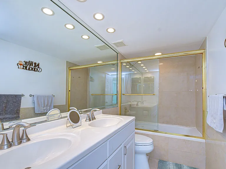 400 64th Ave #1006 — Photo 22