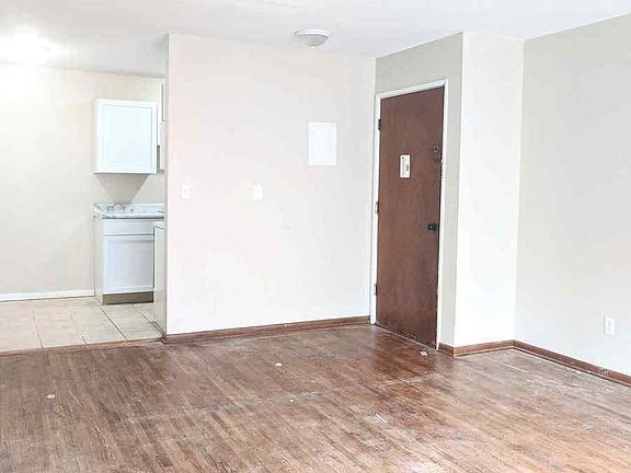 3rd image of 1492 County Road B E #110