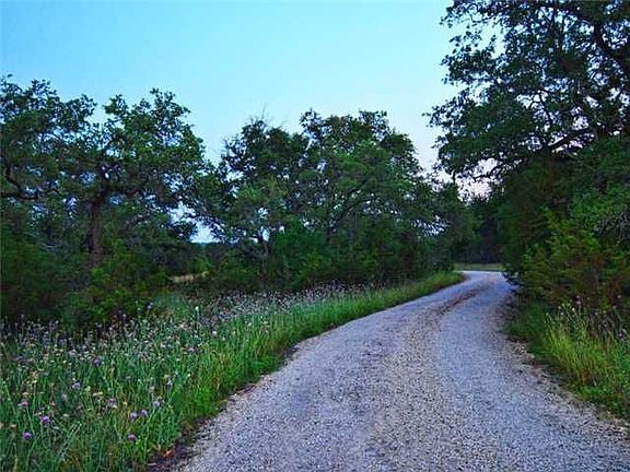 4th image of 410 Wimberley Oaks Dr
