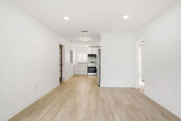 4325 S Coolidge Ave — Photo 7