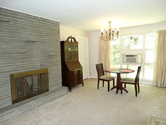 2nd image of 717 Harpur Dr