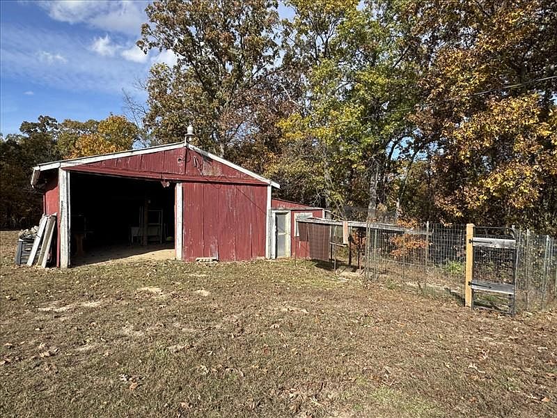 22131 Fox Rd, La Plata, MO 63549 | Zillow
