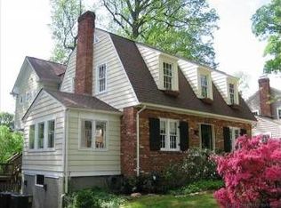 9010 Seneca Ln, Bethesda, MD 20817