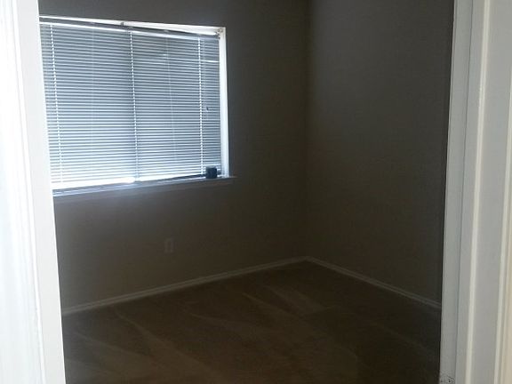 3rd image of 215 Wolfe St