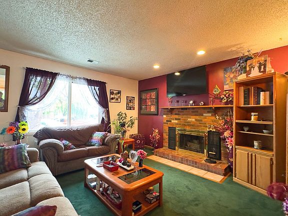 5th image of 4409 Julian Ct