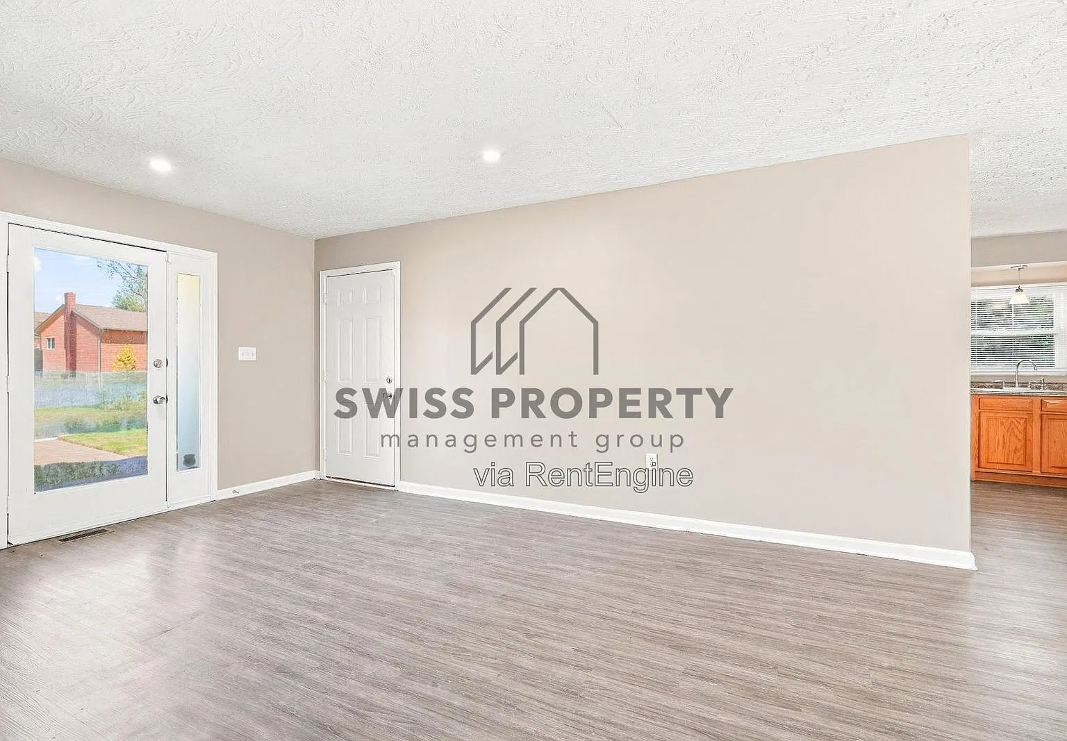 3 bed, 2.0 bath, 1208 sqft, $1,900 — Photo 3