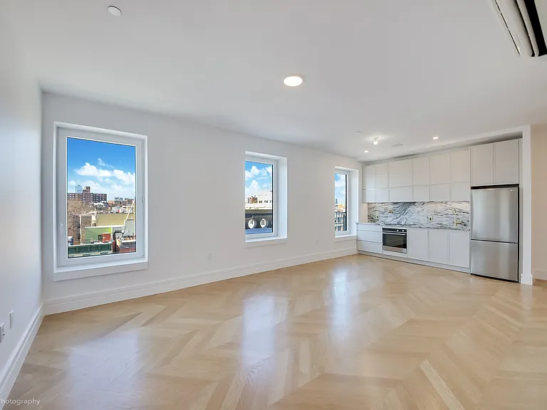 370 Lenox Ave #Penthouse 4 — Photo 3