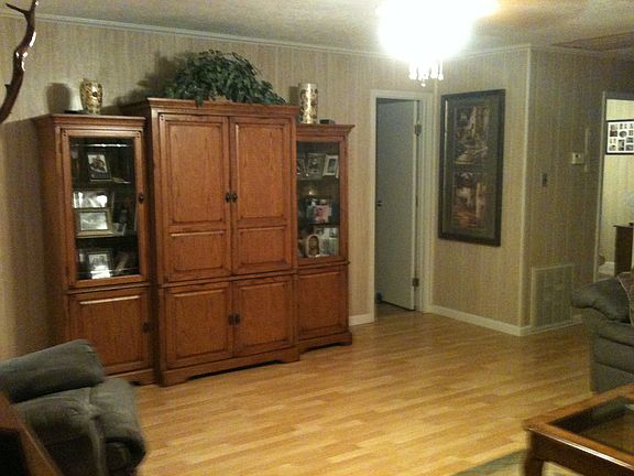 2nd image of 3648 Lakeview Dr