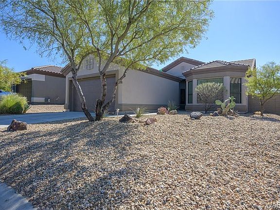 2nd image of 2908 Esmerelda Dr