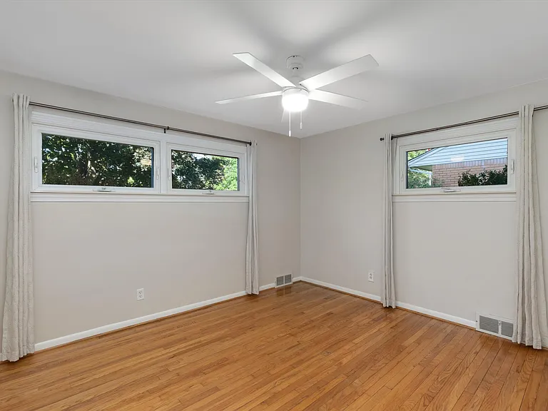 4047 Ledgestone Dr — Photo 10