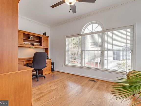 Main floor office/library