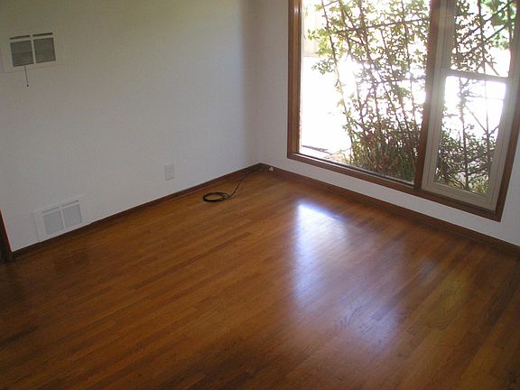 2nd image of 4432 E 6th St #4