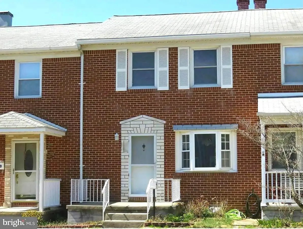 8428 Harris Ave — Photo 2
