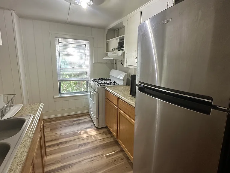 511 E Buffalo St #3 — Photo 7