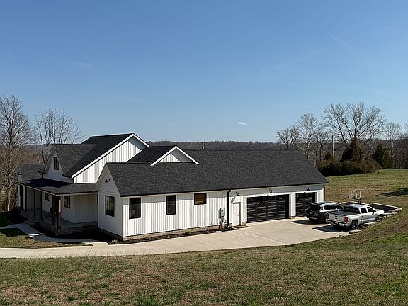 2nd image of 92 Spring St