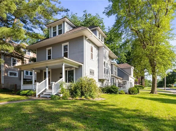 501 E Shawnee St, Paola, KS 66071