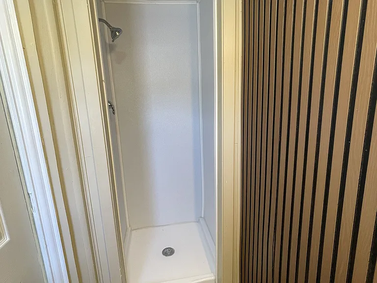 2715 Woodlawn Blvd — Photo 23
