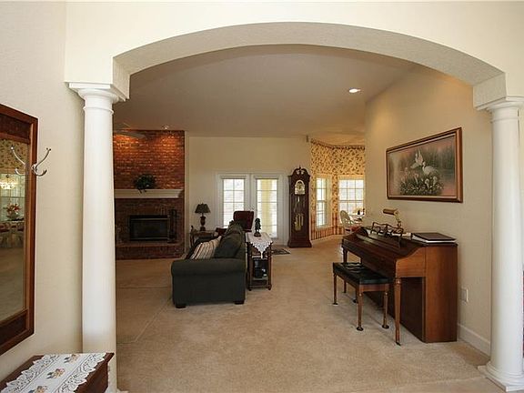 4th image of 1417 Hidden Creek Ln