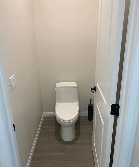 Primary water closet