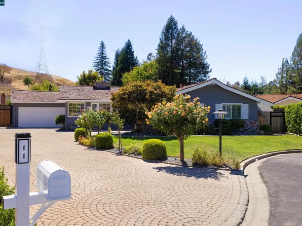 11 Camelford Ct, Moraga, CA 94556