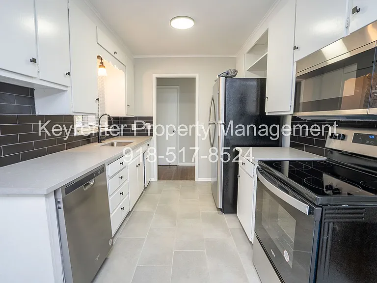 5704 E 30th Pl — Photo 4