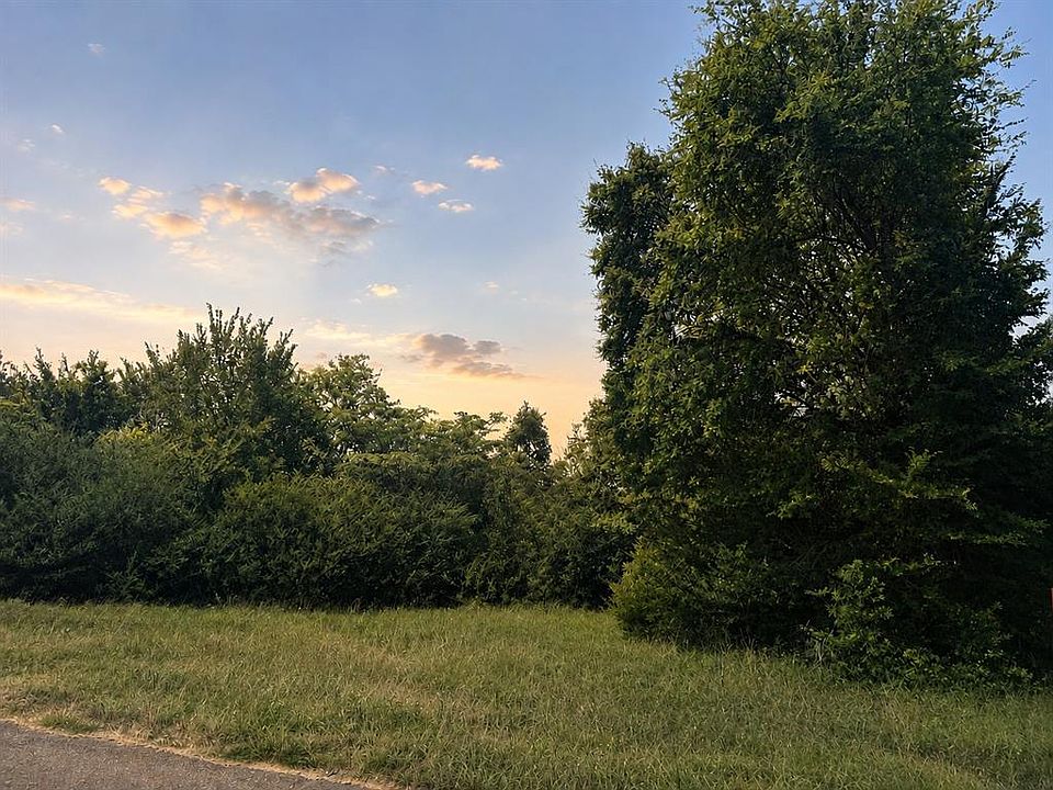 2nd image of Pleasant Valley Rd