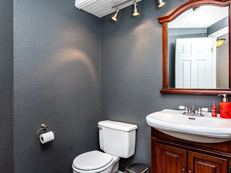1217 Chesapeake Dr — Photo 19