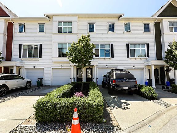 3rd image of 27735 Roundhouse Dr #82