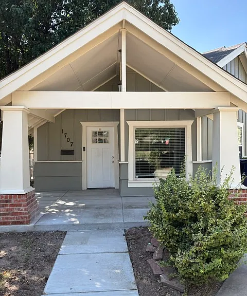 1707 NW 22nd St — Photo 7