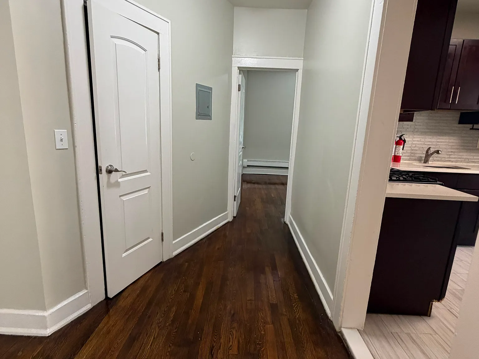 2 bed, 800 sqft, $2,100 — Photo 2