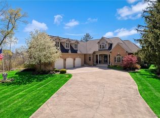 5 Winding Way, Lancaster, NY 14086