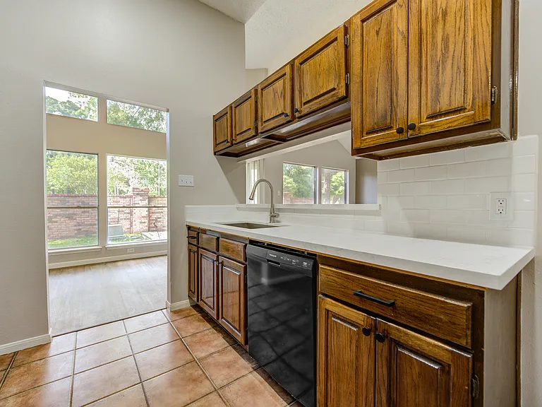 8418 Mosshang Ct — Photo 9