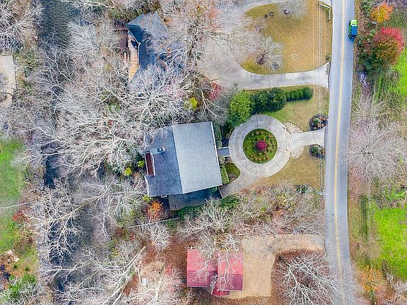 2nd image of 117 Carrie Cox Dr