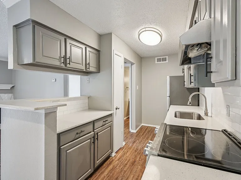 Sagamore Apartments — Photo 48
