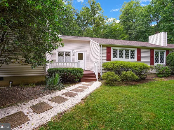 6067 Pilgrims Rest Rd, Broad Run, VA 20137