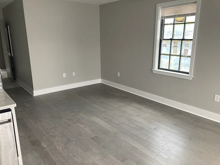 635 W Pratt St — Photo 8
