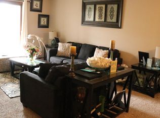 2101 W Good Hope Rd UNIT 215, Glendale, WI 53209