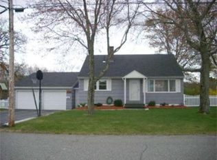 7 Bridle Path Cir, Ludlow, MA 01056