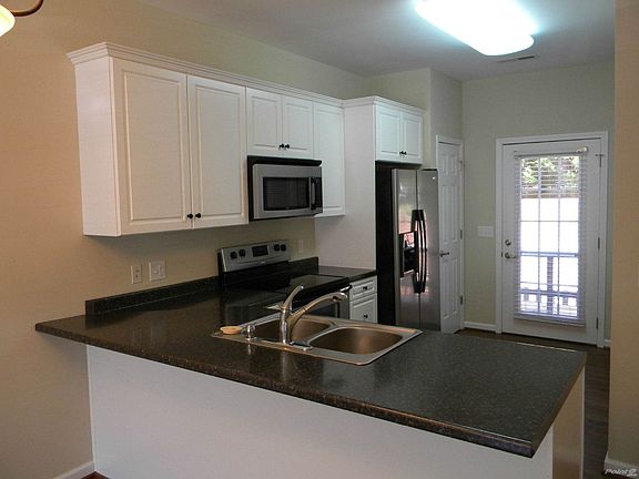 5-Kitchen Island