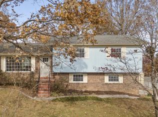 815 Sutton Dr, Hixson, TN 37343