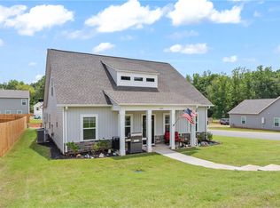 1044 Fairfield Dr, Seneca, SC 29678