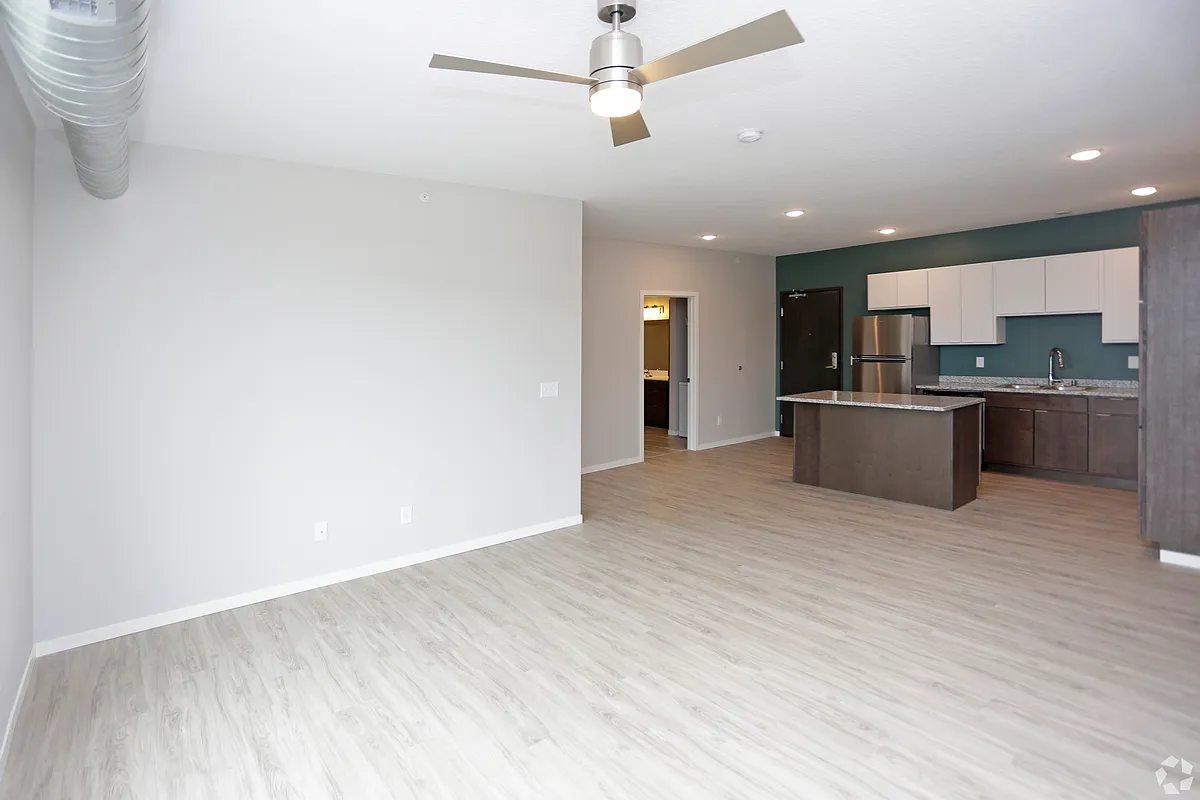 Building Photo - Uptown Apartments