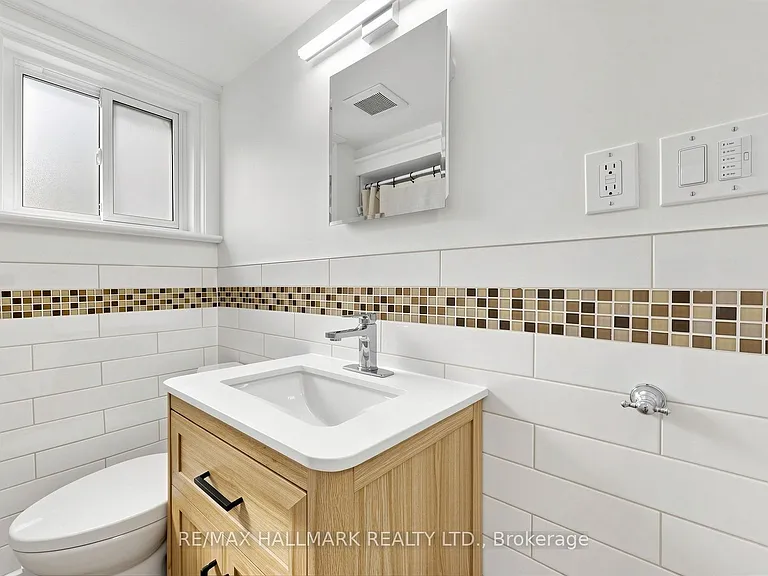 57 Humberside Ave #LOWER LEVEL — Photo 14