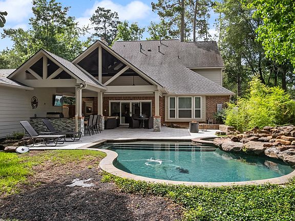 3rd image of 59 N Bluff Creek Cir