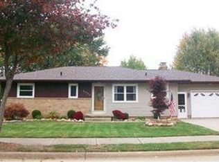 2003 Springfield Center Rd, Akron, OH 44312