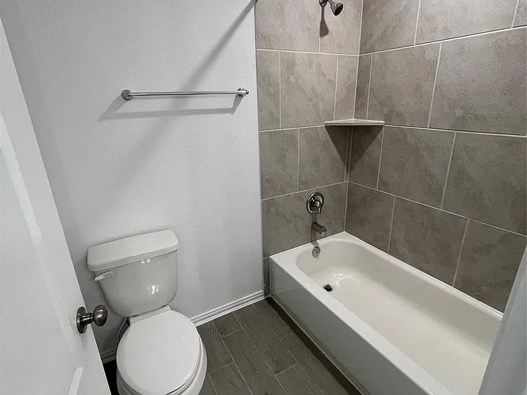 8111 Royal Palm Ct — Photo 32