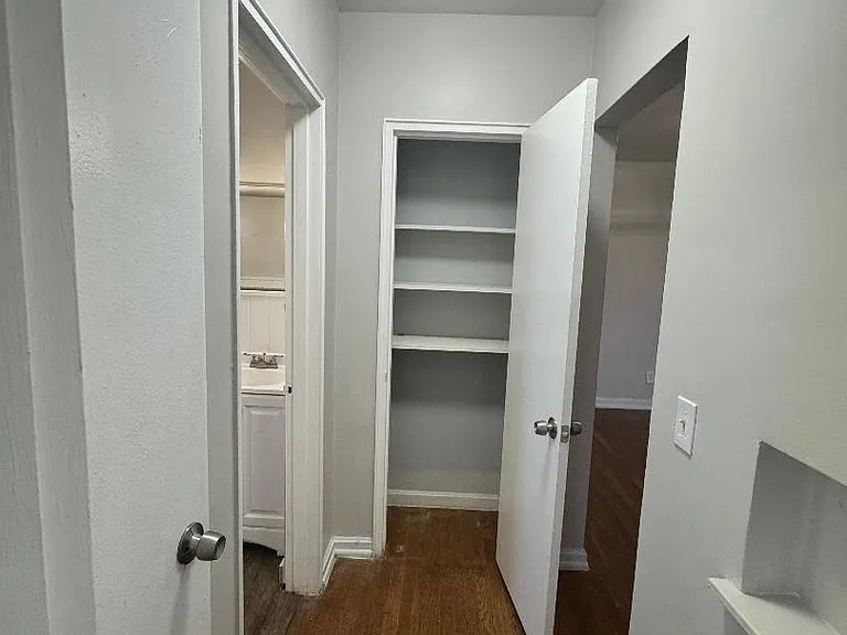 Asmann Apts — Photo 20