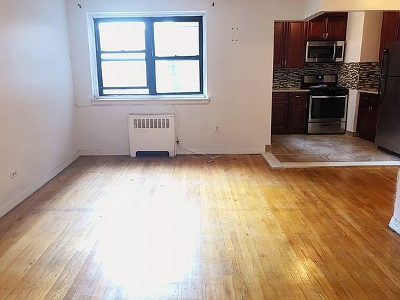 4th image of 2514 31st Ave #3C