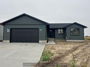 4380 Dawn St, Grand Island, NE 68803