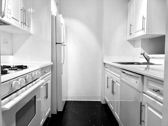 1st image of 400 E 71st St APT 12K